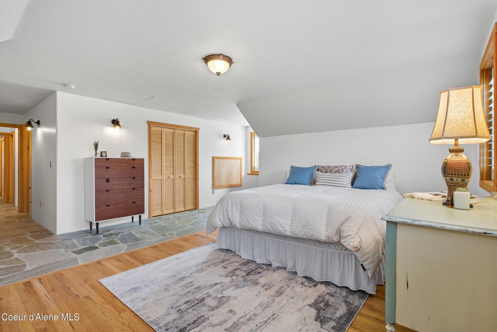 Address unavailable. photo 39