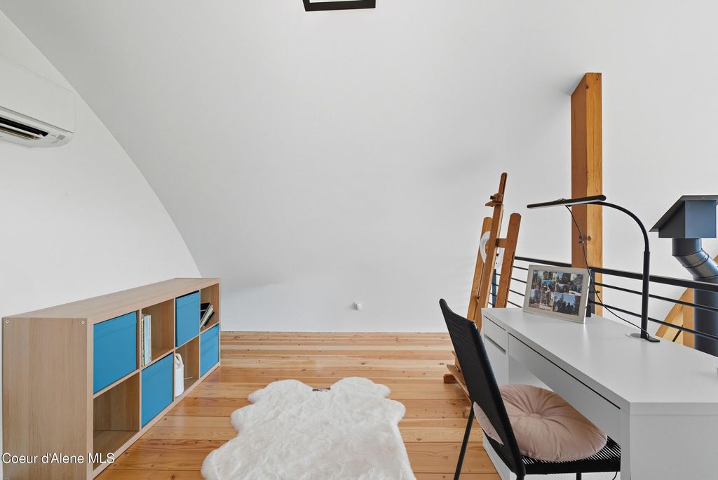 Address unavailable. photo 58