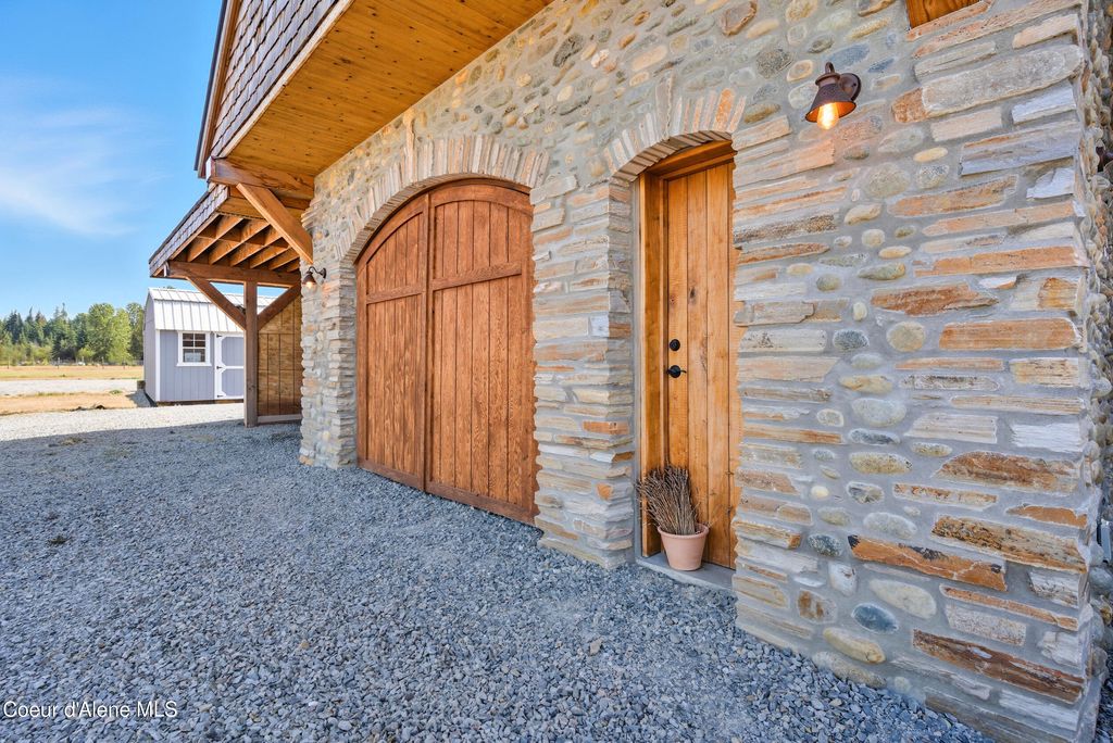 Address unavailable. photo 60