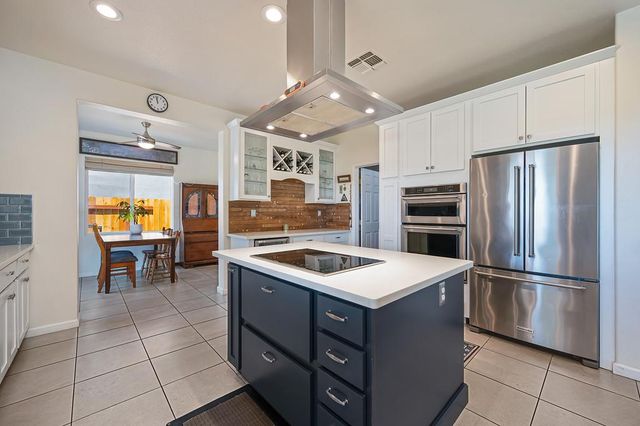 3665 Topaz Rd, West Sacramento, CA 95691