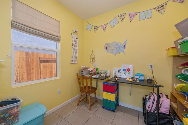 3665 Topaz Rd, West Sacramento, CA 95691