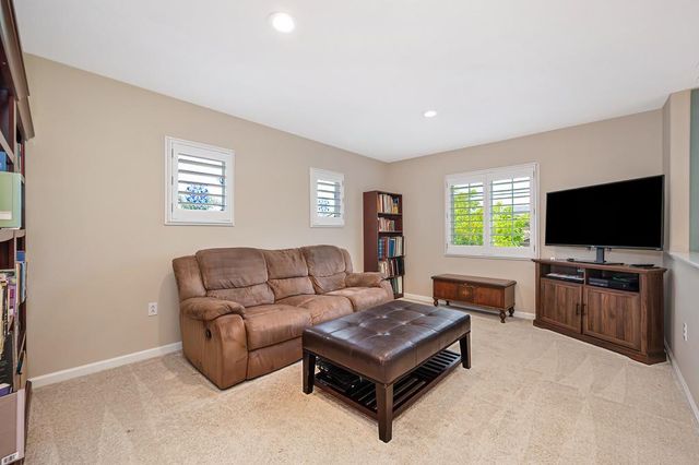 3665 Topaz Rd, West Sacramento, CA 95691