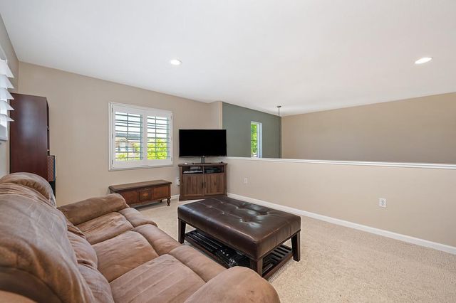 3665 Topaz Rd, West Sacramento, CA 95691