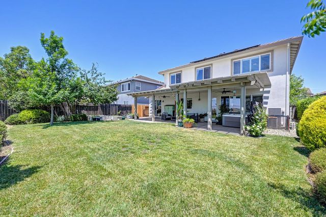 3665 Topaz Rd, West Sacramento, CA 95691