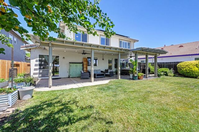 3665 Topaz Rd, West Sacramento, CA 95691