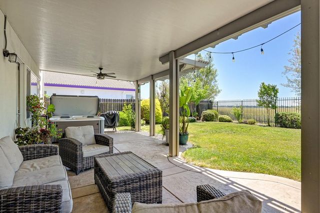 3665 Topaz Rd, West Sacramento, CA 95691