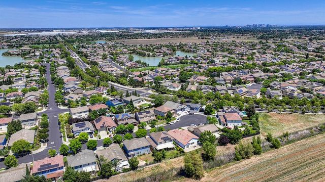 3665 Topaz Rd, West Sacramento, CA 95691