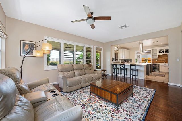 3665 Topaz Rd, West Sacramento, CA 95691