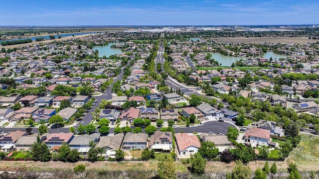 3665 Topaz Rd, West Sacramento, CA 95691