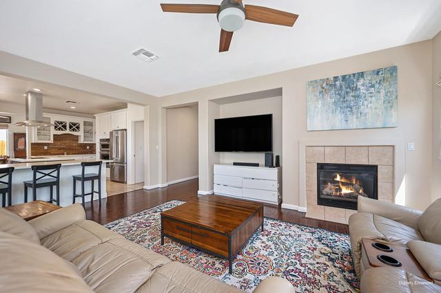 3665 Topaz Rd, West Sacramento, CA 95691