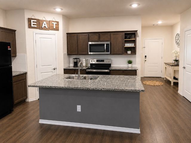 803 Farmstead Way, Royse City, TX 75189