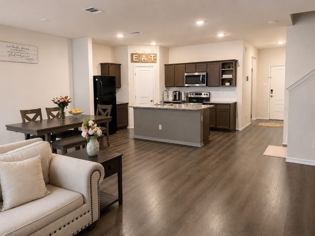 803 Farmstead Way, Royse City, TX 75189