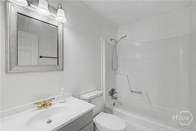 241 Pointe South Drive, Hinesville, GA 31313
