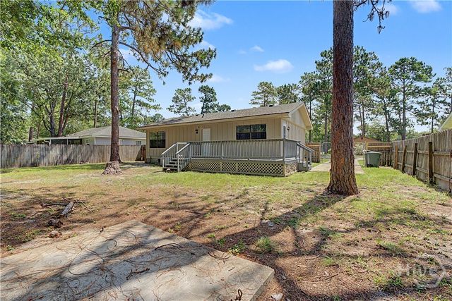 241 Pointe South Drive, Hinesville, GA 31313