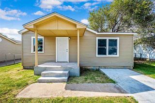 621 SW 26th St, Lawton, OK 73505