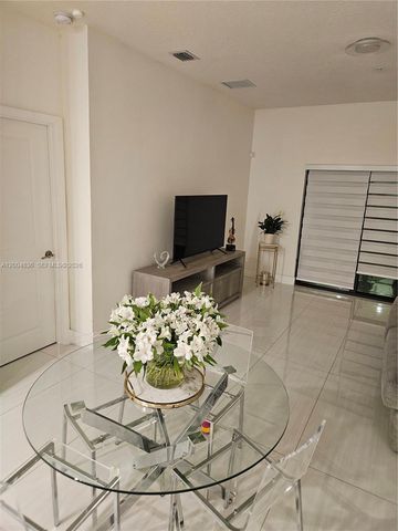 8167 NW 41st St E-109, Doral, FL 33166