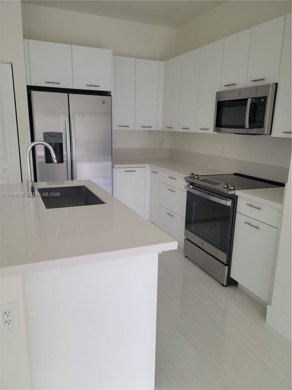 8167 NW 41st St E-109, Doral, FL 33166