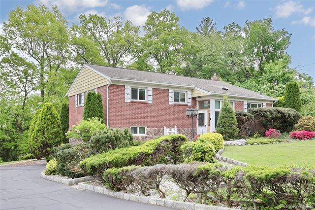 34 E Allison Avenue, Pearl River, NY 10965