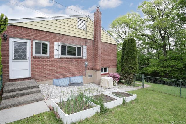 34 E Allison Avenue, Pearl River, NY 10965