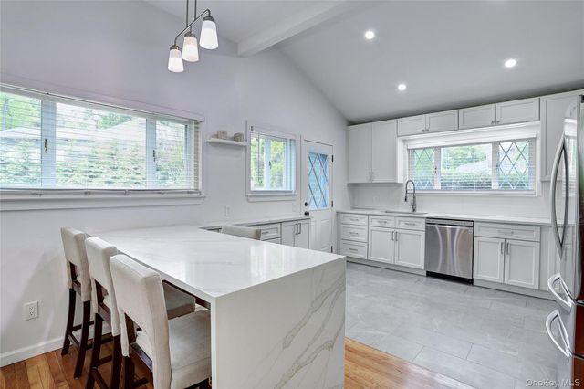 34 E Allison Avenue, Pearl River, NY 10965