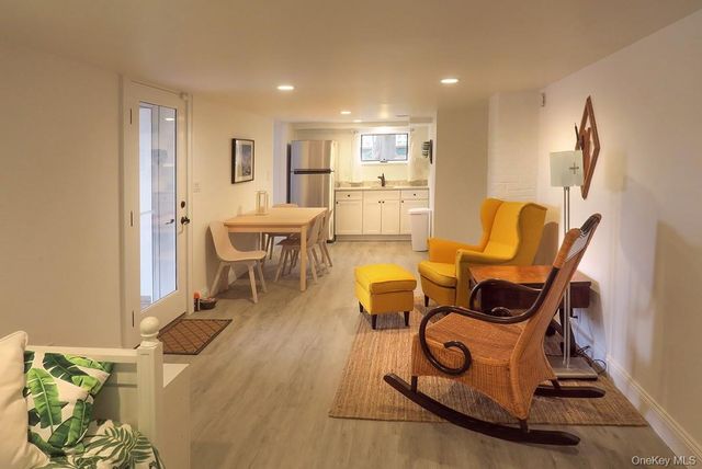 1375 W Main Street, Riverhead, NY 11901