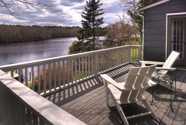 1375 W Main Street, Riverhead, NY 11901