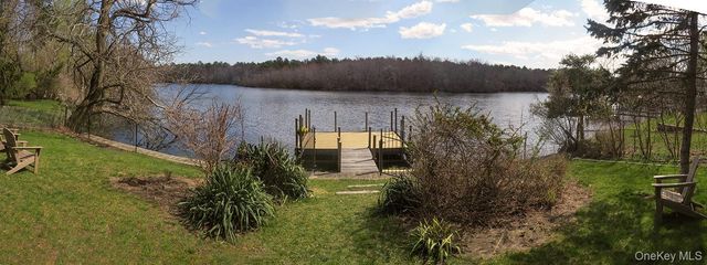 1375 W Main Street, Riverhead, NY 11901