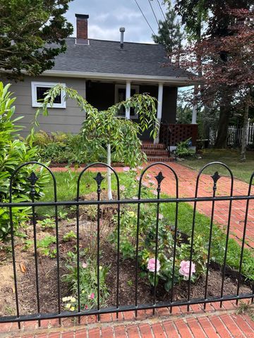 1375 W Main Street, Riverhead, NY 11901