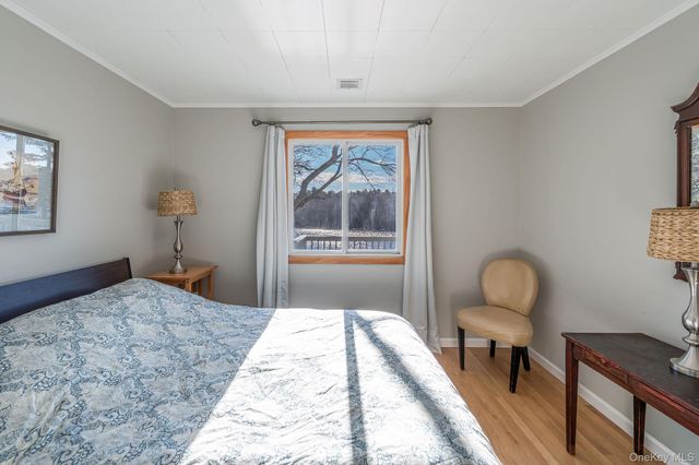 1375 W Main Street, Riverhead, NY 11901