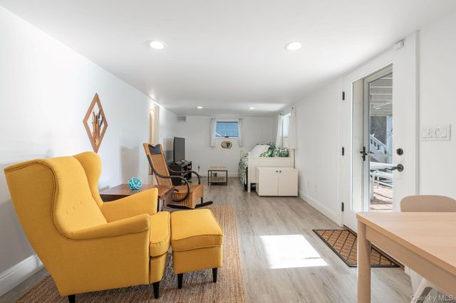 1375 W Main Street, Riverhead, NY 11901