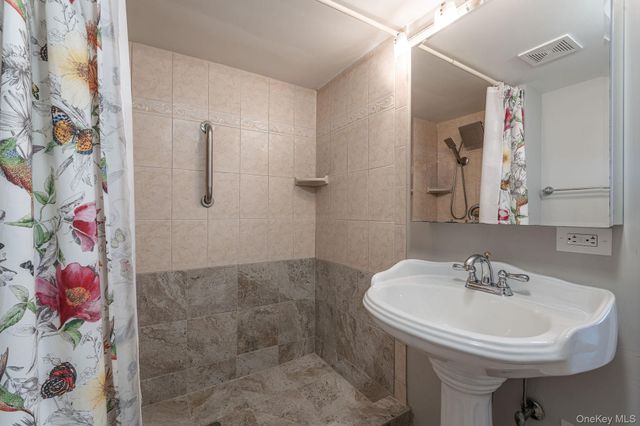 1375 W Main Street, Riverhead, NY 11901