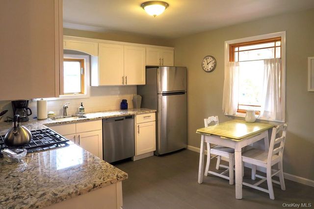 1375 W Main Street, Riverhead, NY 11901