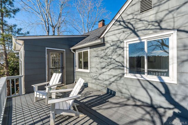 1375 W Main Street, Riverhead, NY 11901