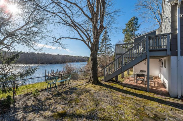 1375 W Main Street, Riverhead, NY 11901