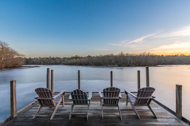 1375 W Main Street, Riverhead, NY 11901