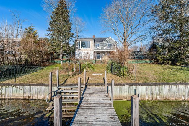 1375 W Main Street, Riverhead, NY 11901