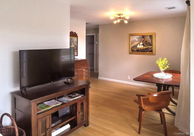 1375 W Main Street, Riverhead, NY 11901