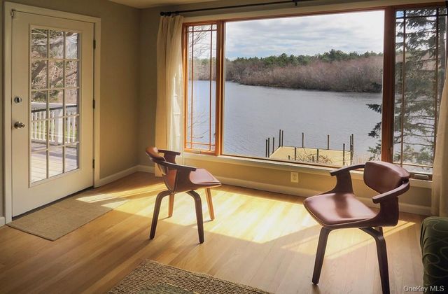 1375 W Main Street, Riverhead, NY 11901