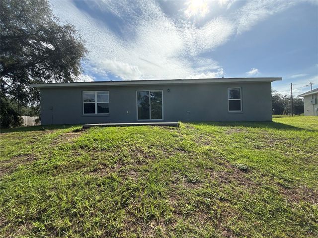 22 MALAUKA CIRCLE, Ocklawaha, FL 32179