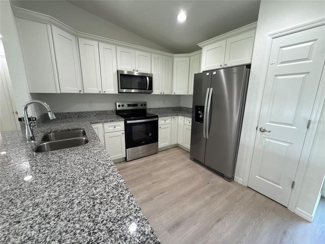22 MALAUKA CIRCLE, Ocklawaha, FL 32179