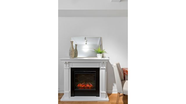 320 E 42nd St Apt 817, New York City, NY 10017