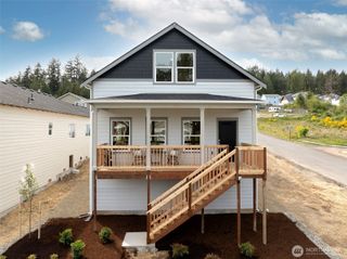 81 E Compass Lane, Allyn, WA 98524