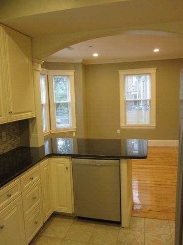 6 Centre 2, Cambridge, MA 02110