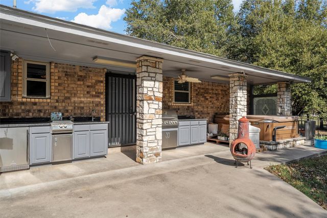 827 Lcr 894, Jewett, TX 75846