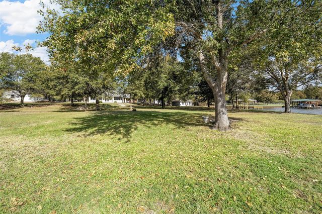 827 Lcr 894, Jewett, TX 75846