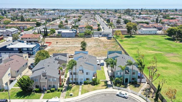 4822 Neely, Huntington Beach, CA 92649