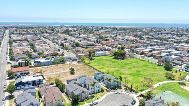 4822 Neely, Huntington Beach, CA 92649