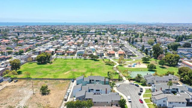 4822 Neely, Huntington Beach, CA 92649