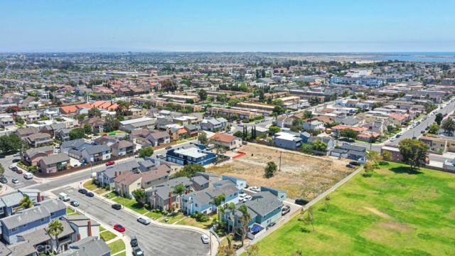 4822 Neely, Huntington Beach, CA 92649