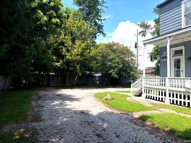 227 S 7th Street, Vincennes, IN 47591